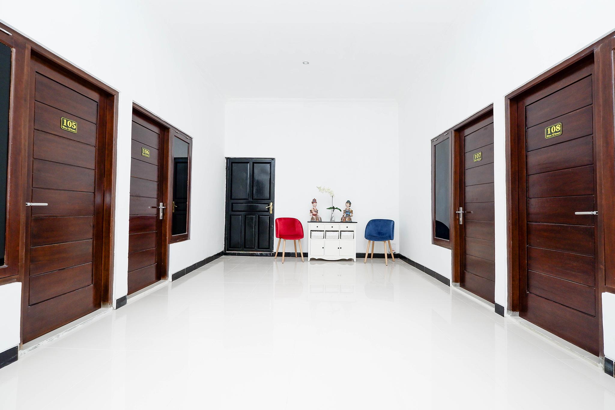 Oyo 1611 Four D'Home Surakarta  Екстер'єр фото